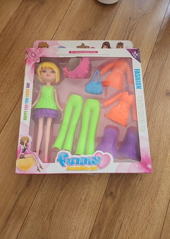 Renkli Moda Bebek ve Aksesuar Seti