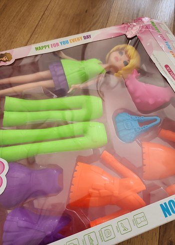 Diğer Renkli Moda Bebek ve Aksesuar Seti