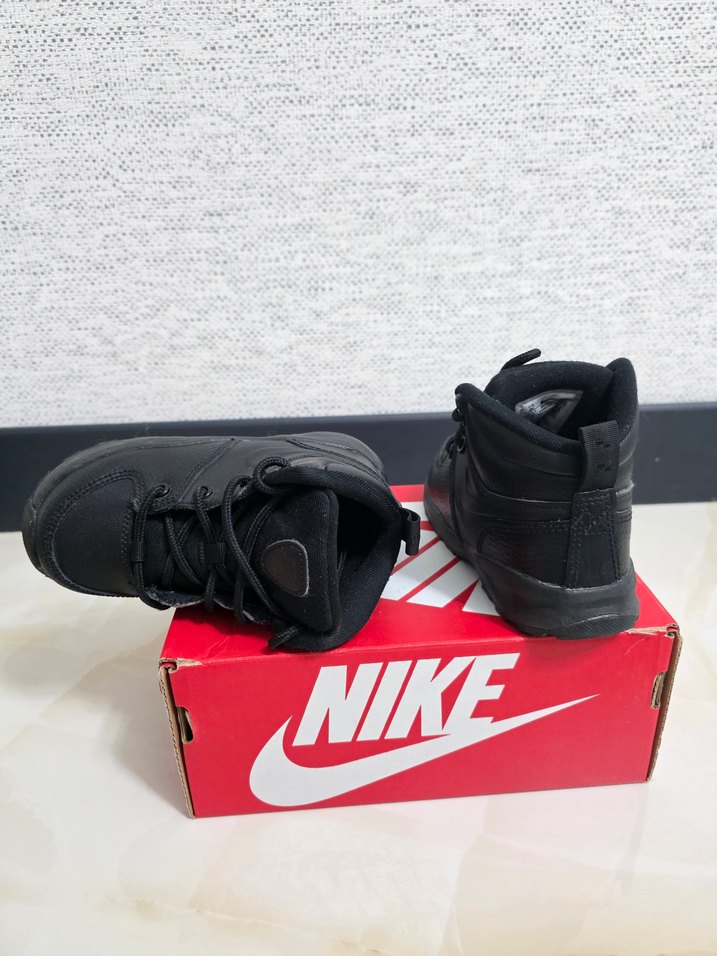 Nike Siyah Erkek Çocuk Spor bot - Görsel 2