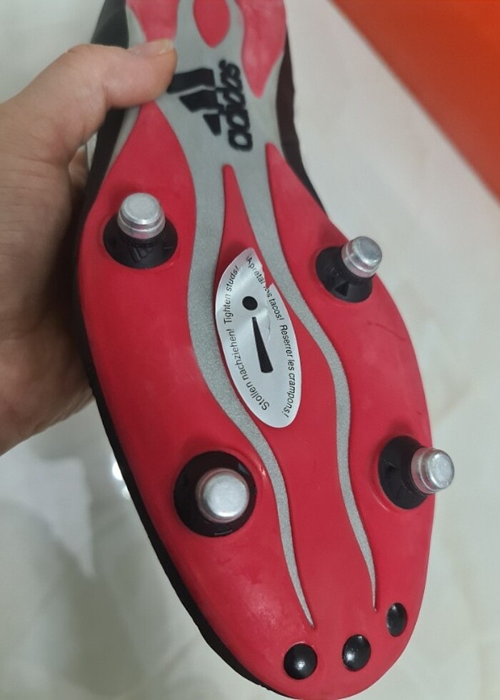 Adidas predator metal dişli krampon - Görsel 2