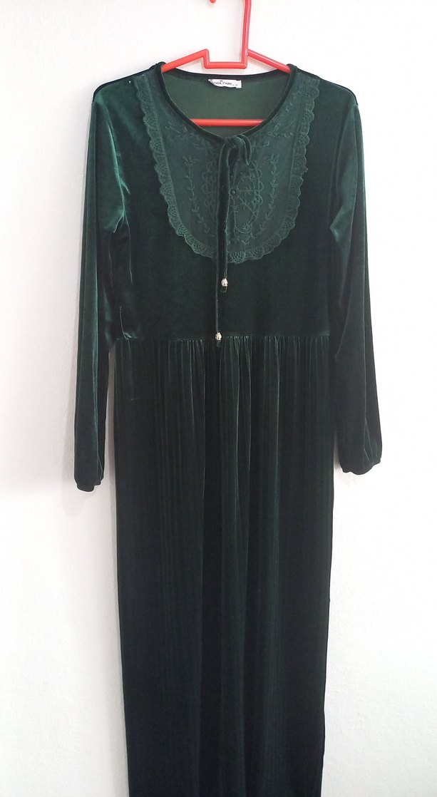 Uzun Kollu Pileli Yeşil Gotik Elbise - Görsel 3