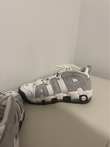40 Beden beyaz Renk nike air uptempo