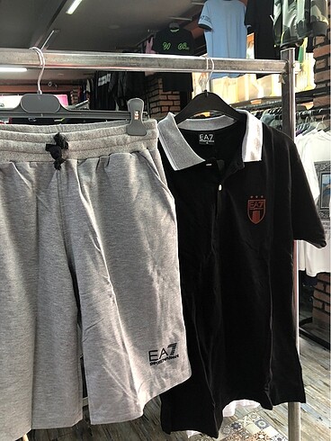 Emporio Armani Polo Yaka Şort Takım Kaydırınız