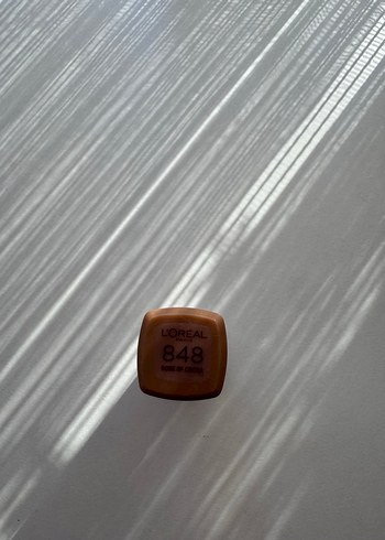 Beden L'Oréal Paris 848 Dose of Cocoa Ruj