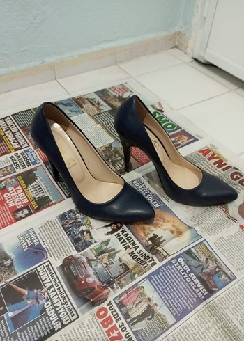 Zara Beyaz Parlak Platform Topuklu Stiletto
