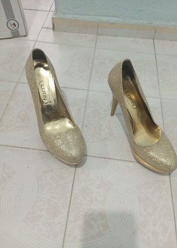 Parlak Altın Stiletto Topuklu Kadın Ayakkabı