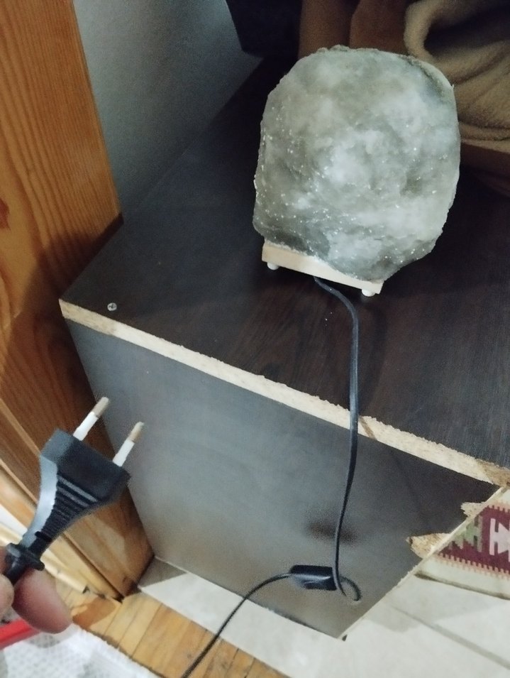 Bej ve Gri Doğal Kaya Tuz Lambası - Görsel 3