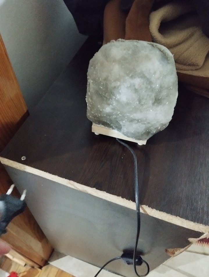 Bej ve Gri Doğal Kaya Tuz Lambası - Görsel 4