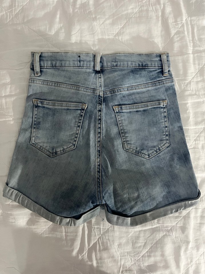 Gri Mavi Bağlama Desenli Mini Denim Şort - Görsel 3