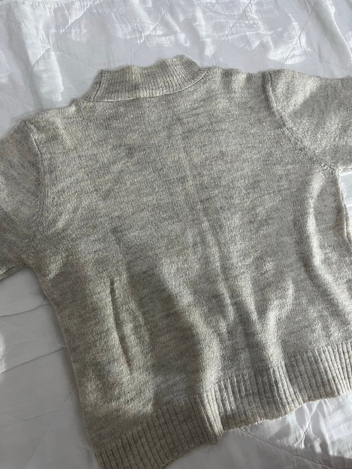 Gri-Krem Yüksek Yakalı Örgü Kadın Kazak - Görsel 2