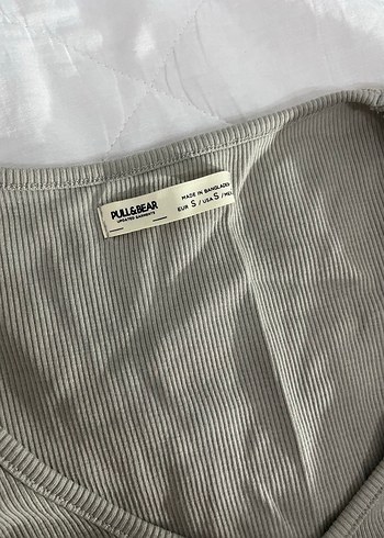 Gri V Yaka Kısa Kollu Crop Top - Görsel 3