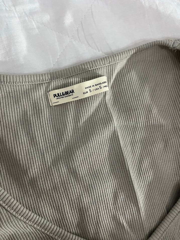 Gri V Yaka Kısa Kollu Crop Top - Görsel 3