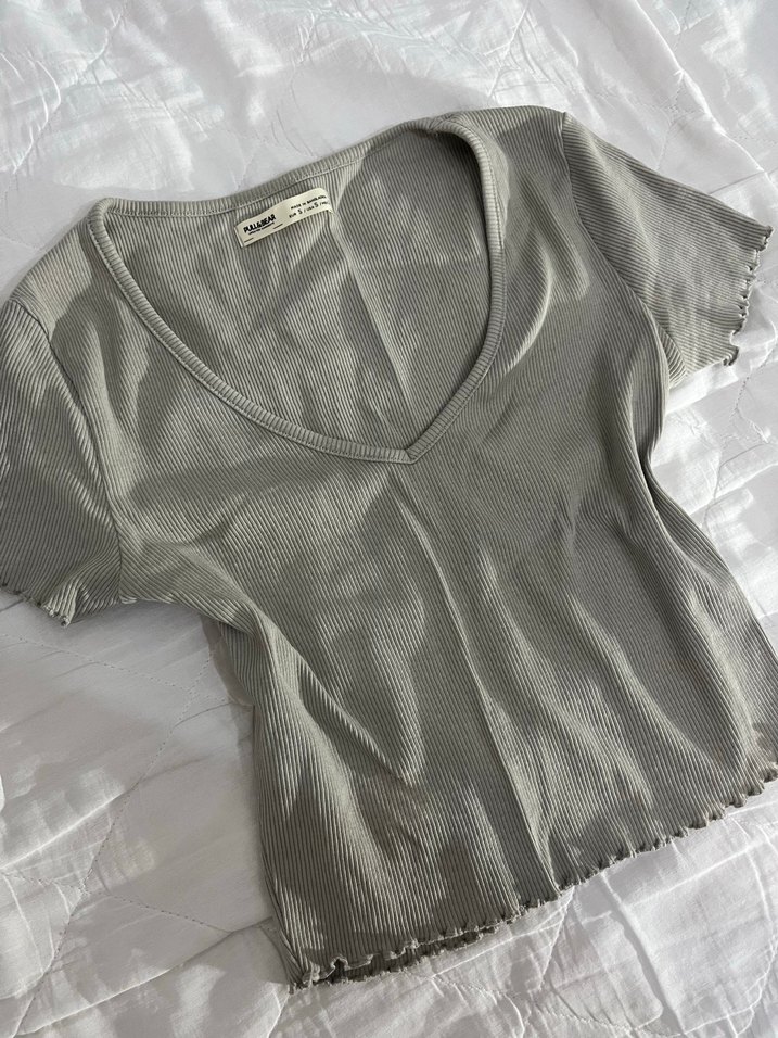 Gri V Yaka Kısa Kollu Crop Top - Görsel 2