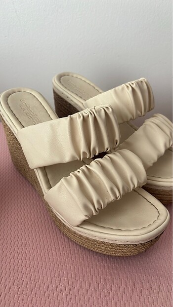 Dolgu Topuk Sandalet - Görsel 4