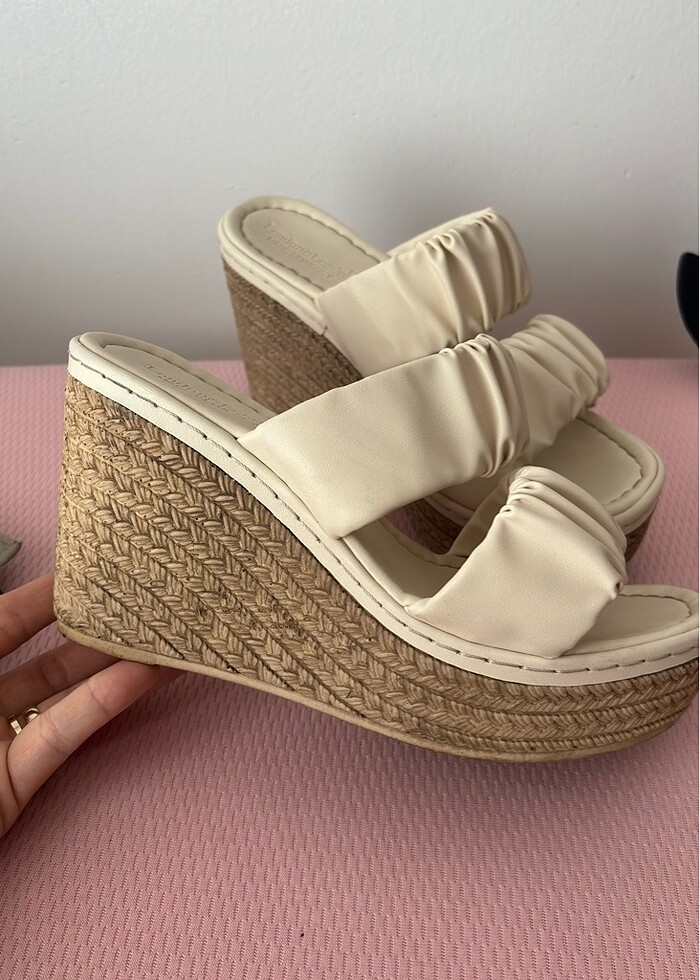 Dolgu Topuk Sandalet - Görsel 2