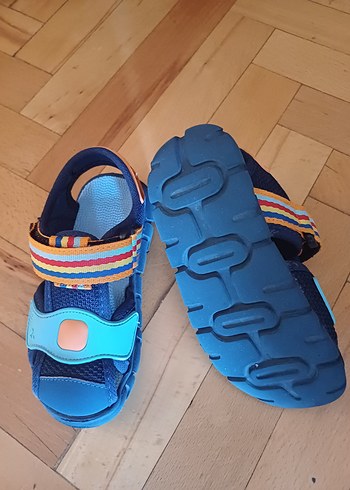 26 Beden Renkli Bağcıksız Erkek Çocuk Sandalet