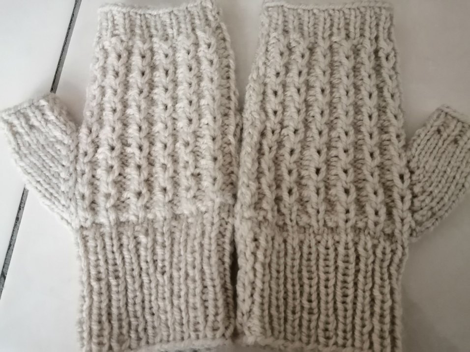 Bej Örgü Kadın Eldiven - Görsel 3