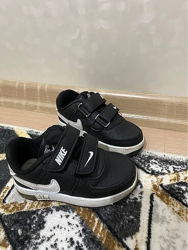 22 Beden Çocuk spor ayakkabı orijinal değildir