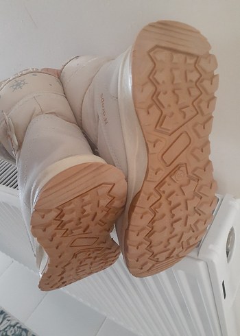 Tokalı Beyaz Kız Çocuk Botu - Görsel 7