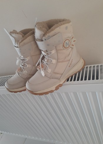 Tokalı Beyaz Kız Çocuk Botu - Görsel 3