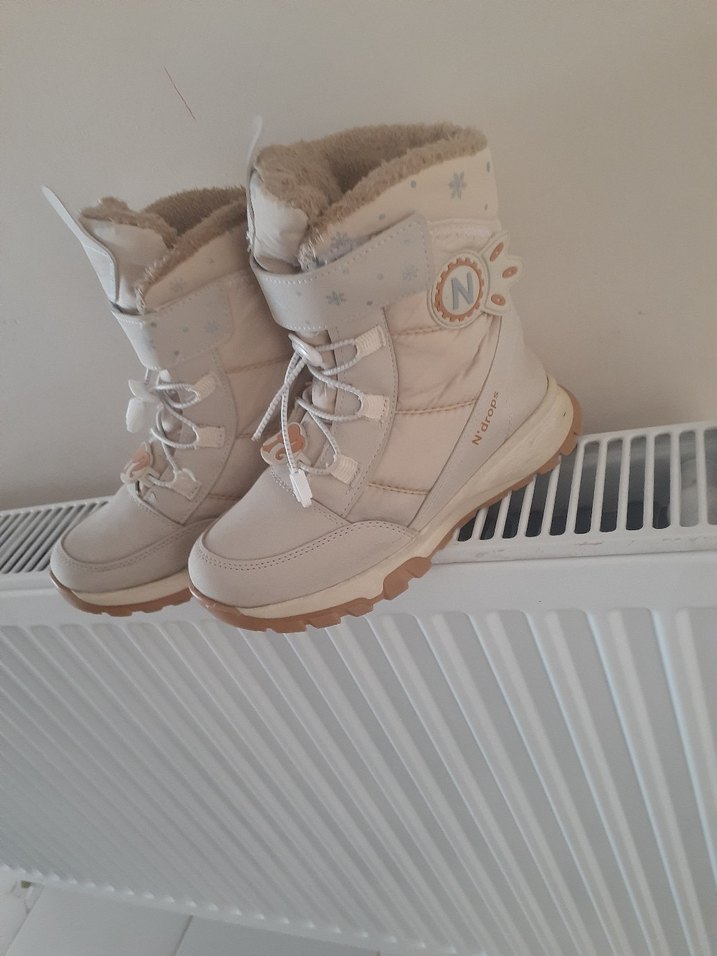 Tokalı Beyaz Kız Çocuk Botu - Görsel 3