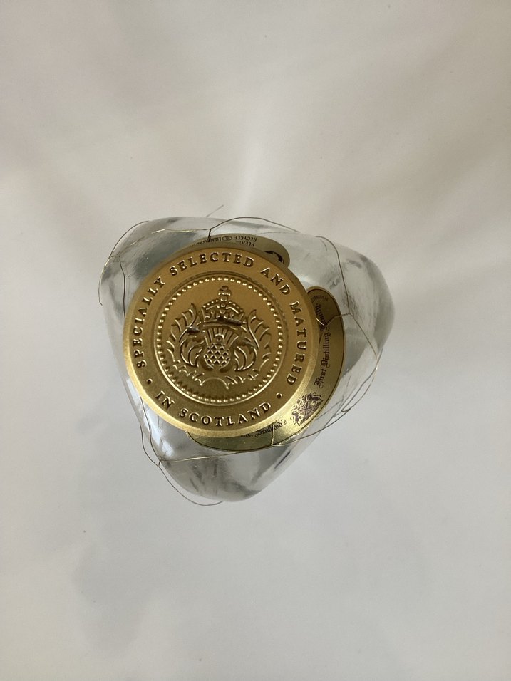 Dimple Golden Selection Viski Şişesi - Görsel 4