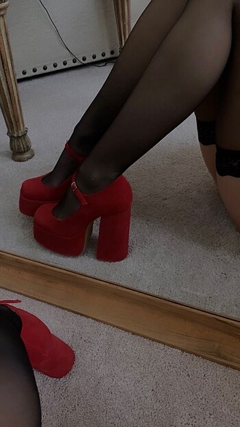 Kırmızı platform topuk ayakkabi
