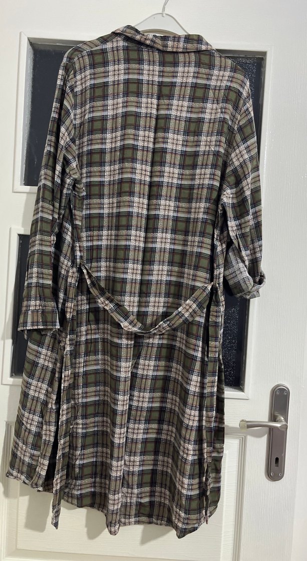 Uzun Kesim Gri Ekose Kadın Gömlek - Görsel 5