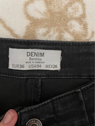 s Beden Bershka Siyah Kot Şort
