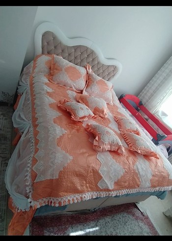 Nakışlı Beyaz ve Pastel Yatak Örtüsü - Görsel 3