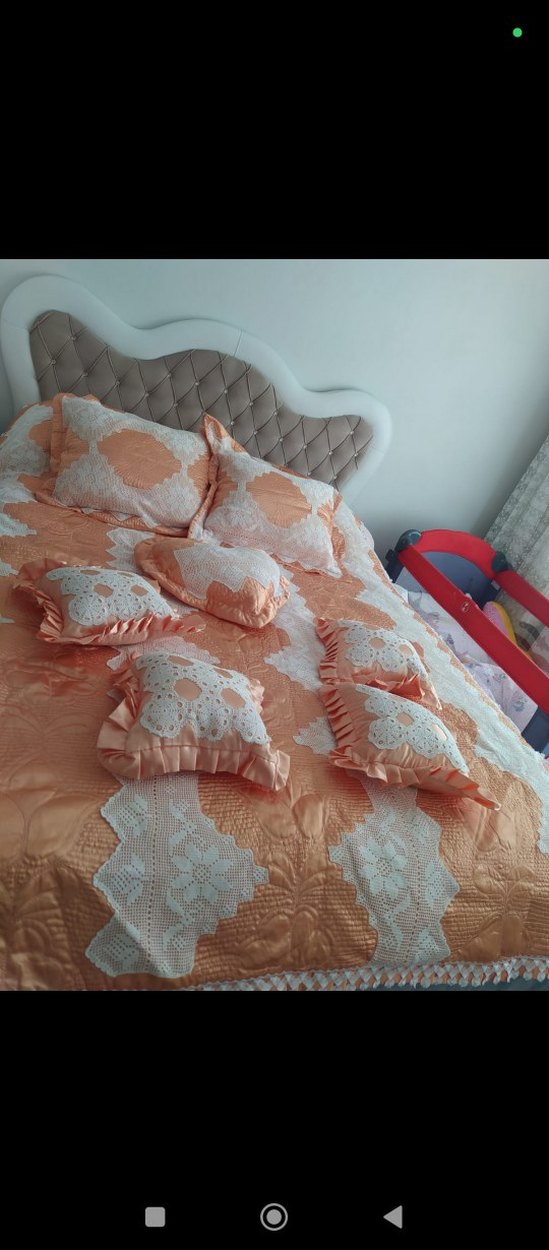 Nakışlı Beyaz ve Pastel Yatak Örtüsü - Görsel 2