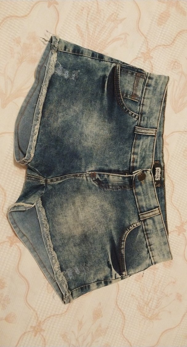Kadın Gri Batik Desenli Mini Denim Şort - Görsel 2