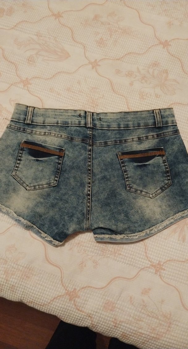 Kadın Gri Batik Desenli Mini Denim Şort - Görsel 3