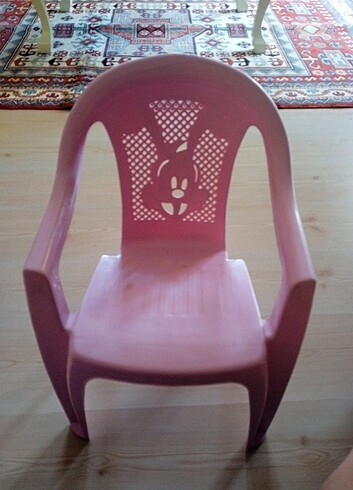 Plastik çocuk sandalyesi 