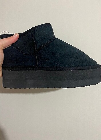 Ugg bot