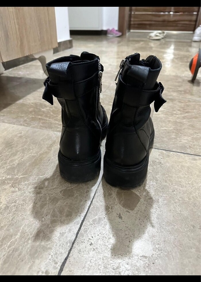 Mango kadin bot - Görsel 2