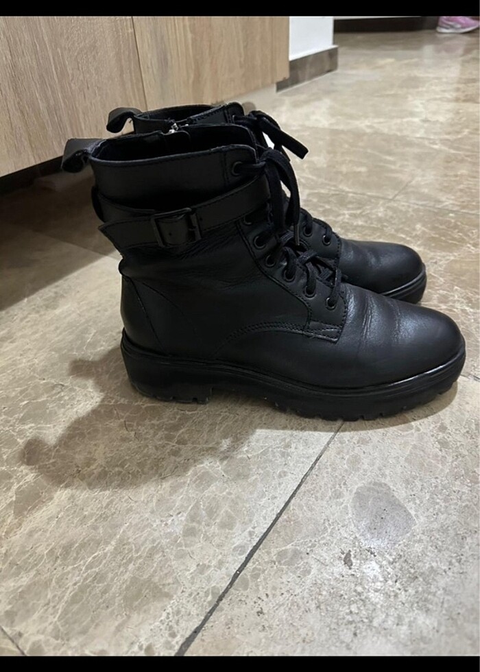 Mango kadin bot - Görsel 3