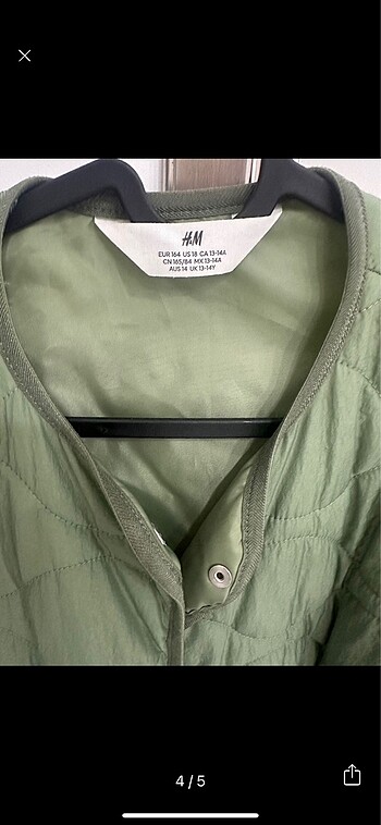 m Beden yeşil Renk H&M kadin/çocuk ceket. Oversize H&M kapitone mont