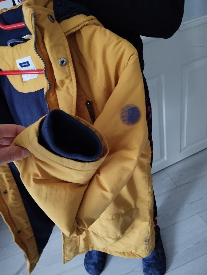 Parlak Sarı Kapüşonlu Erkek Çocuk Mont - Görsel 2