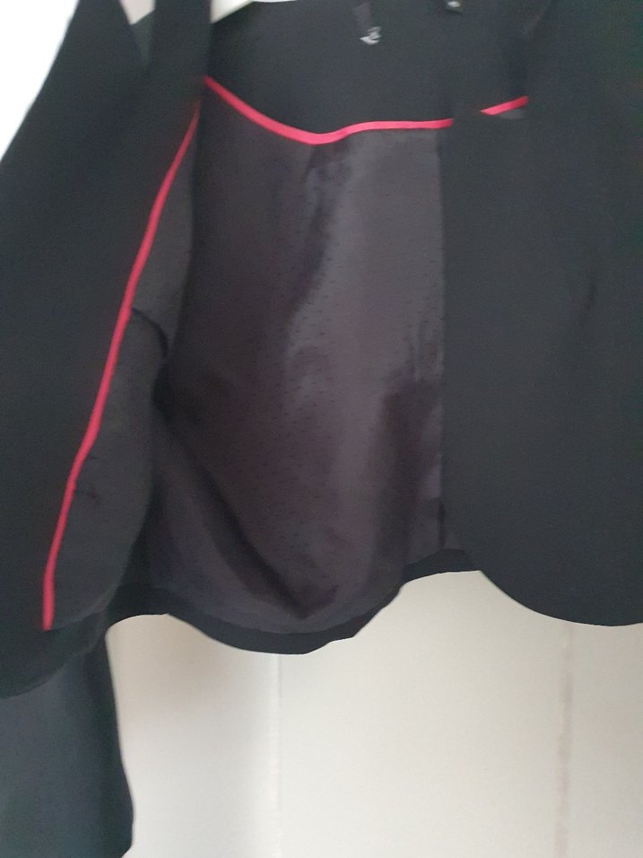 Kızlar için Siyah Düğmeli Bolero Ceket  M veya s bedene uygun - Görsel 3