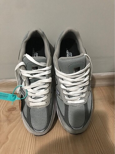 New balance 990v5