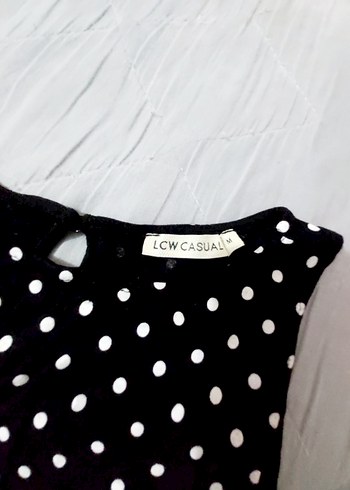 Siyah Puantiyeli Kolsuz V Yakalı Bluz - Görsel 5