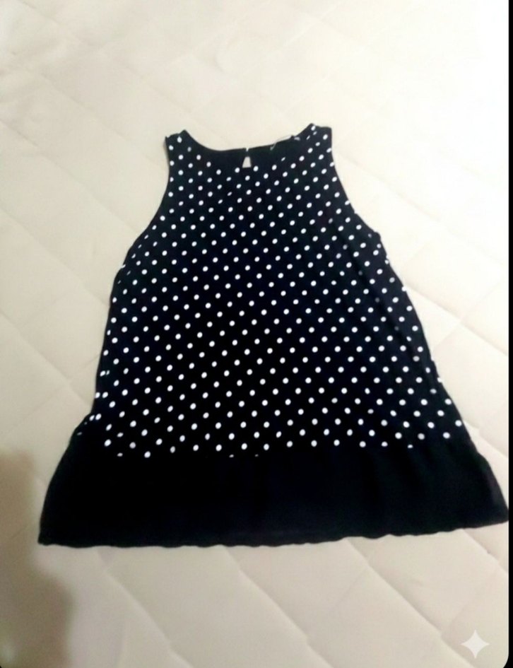 Siyah Puantiyeli Kolsuz V Yakalı Bluz - Görsel 2