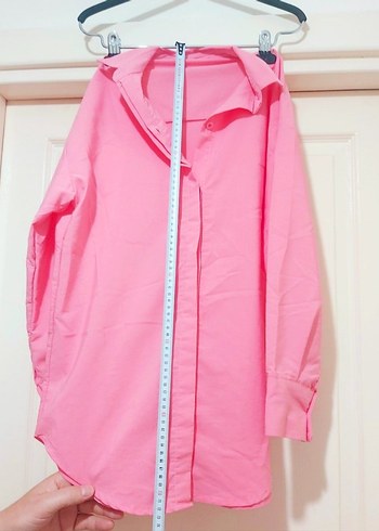 Pembe V Yaka Düğmeli Kadın Gömlek - Görsel 3