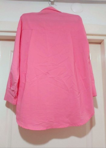 Pembe V Yaka Düğmeli Kadın Gömlek - Görsel 6