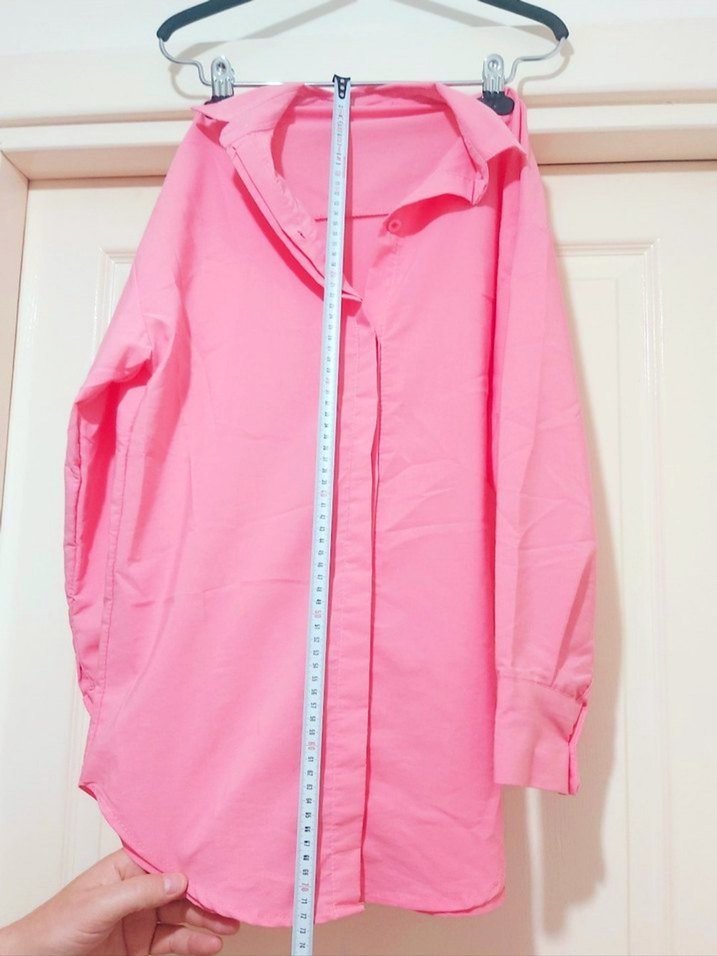 Pembe V Yaka Düğmeli Kadın Gömlek - Görsel 3