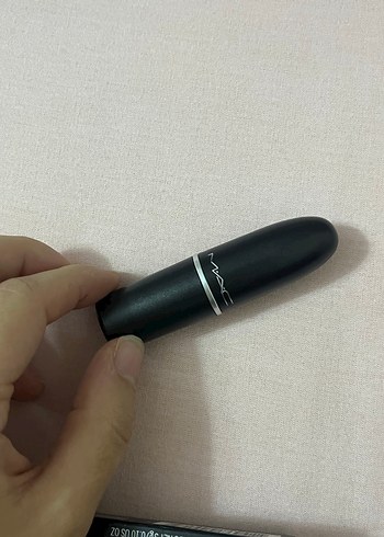 Mac MYTH satin lipcstik - Görsel 5