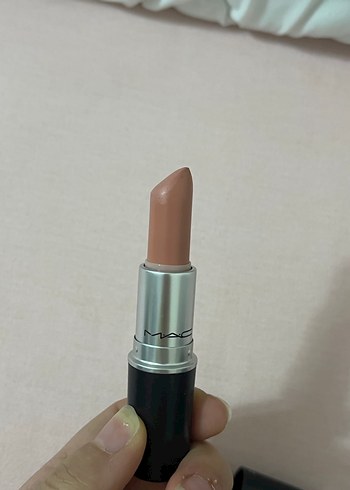 Mac MYTH satin lipcstik - Görsel 2
