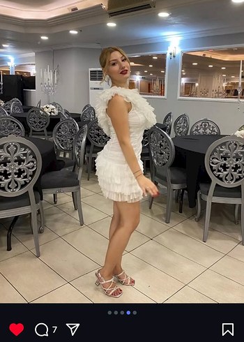Zara Beyaz Fırfırlı Straplez Mini Elbise