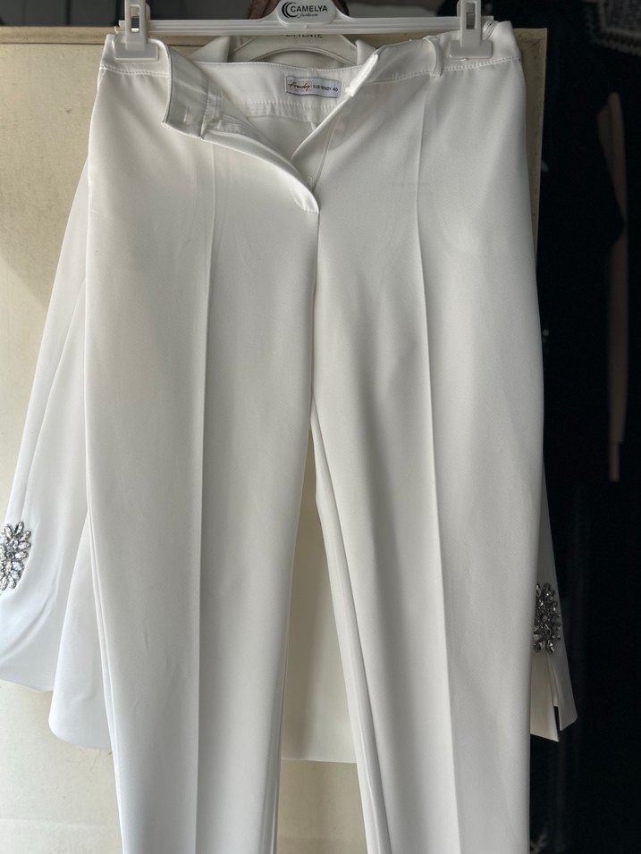 Beyaz şık taşlı Blazer takım - Görsel 2